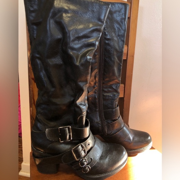 Faux leather heeled boots - Picture 1 of 6